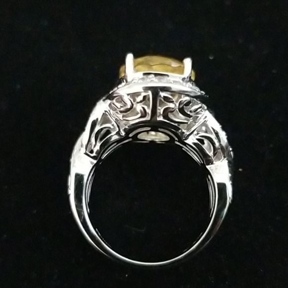 Ring - Picture 3 of 4